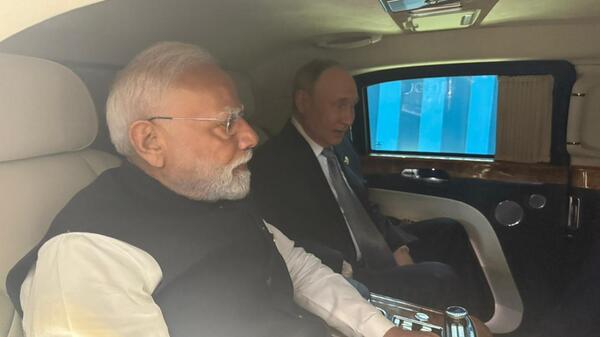 Modi w limuzynie u Putina