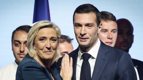 Bardella miażdży rywali w nowych sondażach. Wykluczenie Le Pen nie zatrzymało faworyta
