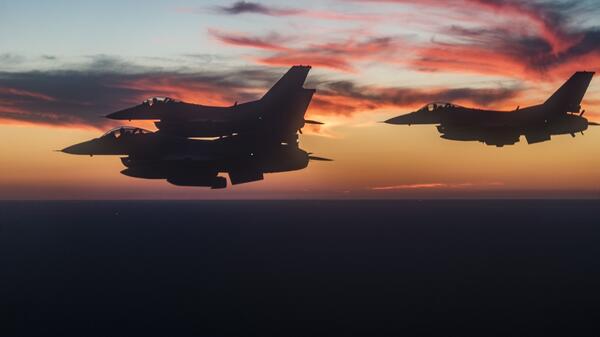 F-16