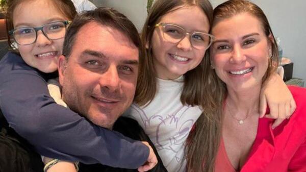 Flavio Bolsonaro z rodziną