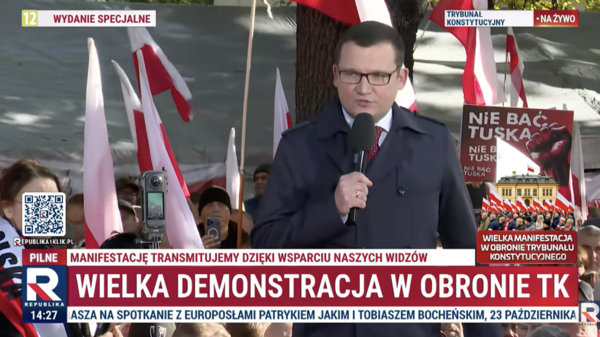 Szefernaker na manifestacji przed TK: „Prezydent Nawrocki będzie strażnikiem polskiej konstytucji!”