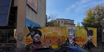 terroryści z Antify w akcie wandalizmu na siedzibie AUR
