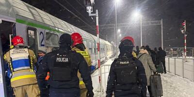 pociąg utknął pod Sterławkami