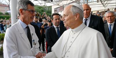 Papież Leon XIV wraca do zdrowia po operacji nowotworu. Lekarz ujawnia szczegóły