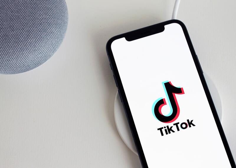 Alarmujące ustalenia naukowców. TikTok zalany pseudowiedzą o zdrowiu psychicznym