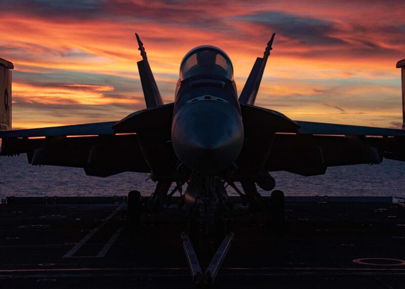 samolot na lotniskowcu USS Gerald Ford