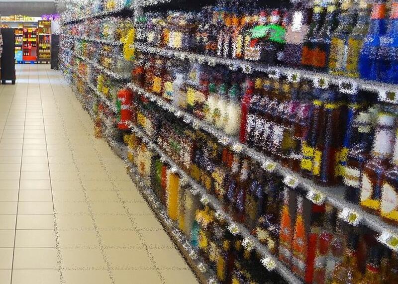 półki z alkoholem