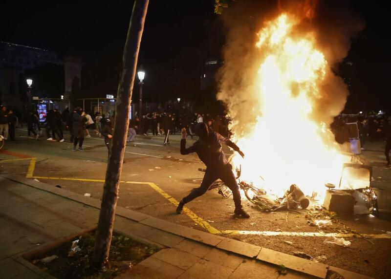 protesty w Barcelonia